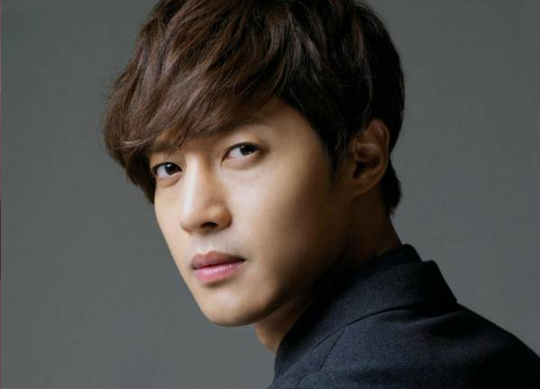  Sau gần 1 năm tranh cãi với người yêu cũ, Kim Hyun Joong sẽ nhờ tòa án định đoạt tương lai đứa con rơi của anh với người yêu cũ. 