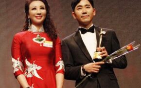 Hoa hậu Thúy Nga trao giải tại Korean Culture & Global Entertainment Awards 2016