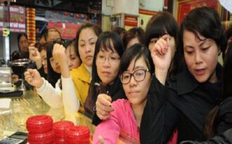 Ngày vía Thần Tài làm gì để lấy may, tài lộc cả năm?