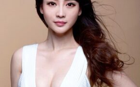 Người đẹp “nảy nở” hài lòng với sự nghiệp thăng tiến