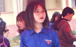 Nhan sắc cô gái 10X gây sốt trong trang phục Đoàn viên