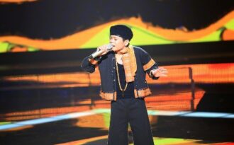 Học trò Lưu Hương Giang – Hồ Hoài Anh “lên đồng” cùng Chiếc khăn piêu