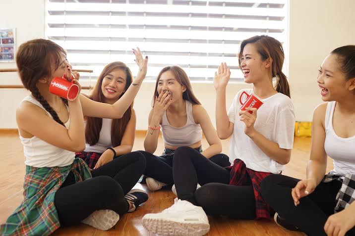 Đông Nhi nhảy múa tưng bừng - 3 Đông Nhi nhảy múa tưng bừng