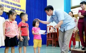 Nhiều “tấm lòng vàng” đến với người dân, học sinh nghèo tại tỉnh Quảng Nam