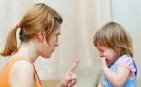 Những câu nói quen thuộc cha mẹ không nên nói với con