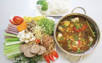 Những người không nên ăn lẩu