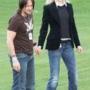 “Chồng Nicole Kidman là người không chung thủy!”