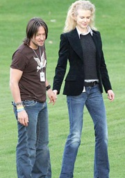 “Chồng Nicole Kidman là người không chung thủy!”