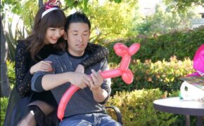 Vợ chồng Ngọc Quyên nấu ăn đãi tiệc sinh nhật ở Mỹ