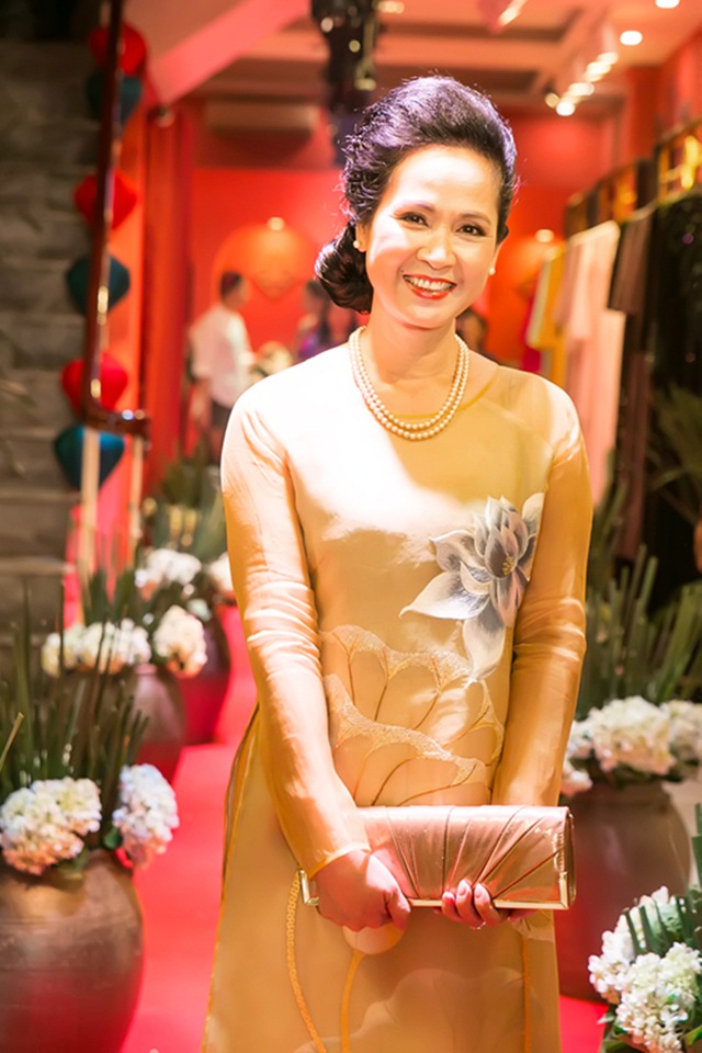 Trái ngược với vai diễn trong phim, ngoài đời nghệ sĩ Lan Hương rất gần gũi, thân thiết với con dâu.
