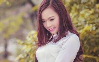 Á khôi ĐH Nội vụ dịu dàng dạo phố Hà Nội