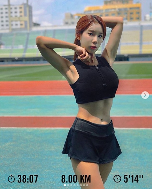 Nữ giảng viên hot nhất Hàn Quốc giữ body siêu hấp dẫn nhờ đi bộ - 10