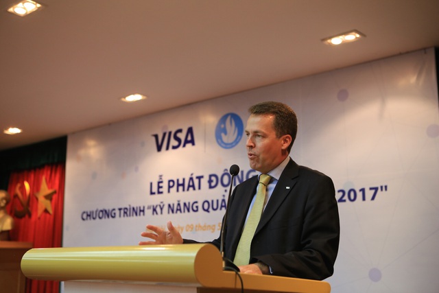 Ông Sean Preston, Giám đốc Visa tại Việt Nam – Lào – Campuchia khẳng định kiến thức quản lý tài chính, kỹ năng lập ngân sách chi tiêu tiết kiệm là một vấn đề rất quan trọng đặc biệt trong một xã hội ngày càng phát triển.