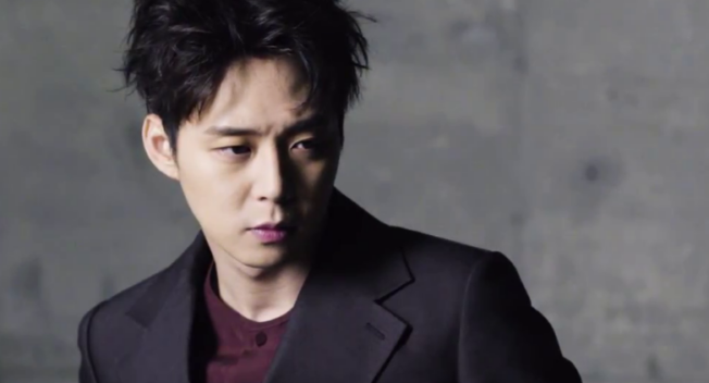 “Hoàng tử gác mái” Park Yoochun bị buộc tội mua dâm