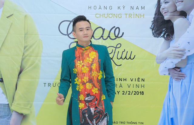  Phạm Nhật Huy thành công trong vai trò MC 