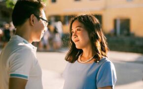 Thất tình, lên mạng tâm sự cùng người lạ, cô gái nhận cái kết bất ngờ