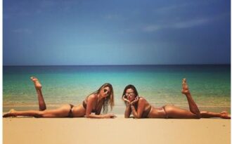 Sao và những bức hình tự sướng “đốt cháy” cả mùa hè