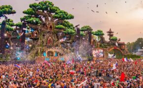Đại diện thế hệ Không Lùi Bước Việt cuồng nhiệt hết mình tại Tomorrowland 2016
