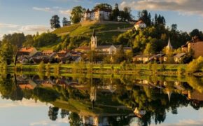 Khám phá ngôi làng của đệ nhất Phu nhân Melania Trump