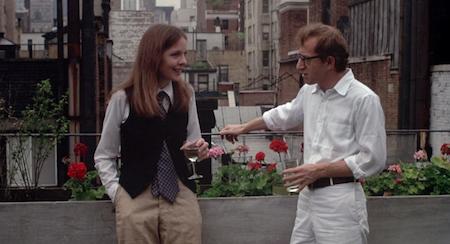 Hài hước, lãng mạn và chân thực đến lạ kỳ, “Annie Hall” không chỉ là tuyệt tác của điện ảnh những năm 70 mà còn được ví von là bộ phim đã “dựng tượng” người phụ nữ hiện đại trong điện ảnh với hình mẫu nhân vật Annie Hall quá đỗi xuất sắc do minh tinh Diane Keaton thủ vai.