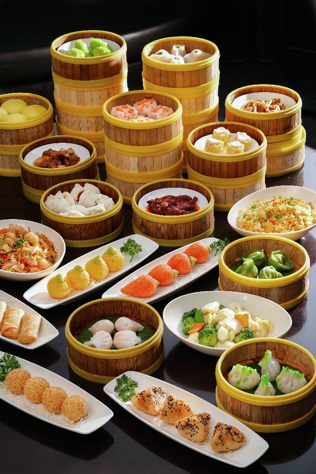 Các món dim sum được tạo ta từ nguyên liệu thượng hạng như sò điệp, bào ngư, cá tuyết, tôm biển…