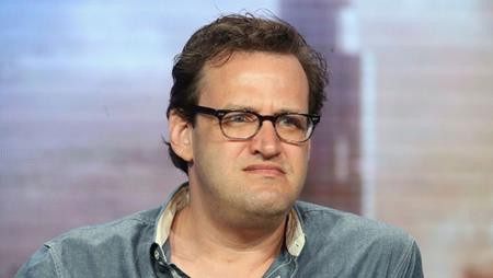 Andrew Kreisberg, nhà sản xuất của hàng loạt bộ phim nổi tiếng như “Supergirl”, “The flash”, “Arrow” và “Legends of Tomorrow” đã bị tố quấy rối tình dục 15 người phụ nữ cùng 4 người đàn ông. Kreisberg sau đó đã phủ nhận mọi cáo buộc và khẳng định mình chỉ bình phẩm về phụ nữ, trên cương vị một nhà sản xuất. Tuy nhiên, hãng phim Warner Bros vẫn quyết định sa thải Kreisberg vào tháng 11/2017.