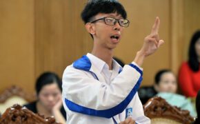 8x khiếm thính bỏ ước mơ riêng để chăm lo cho những đứa trẻ cùng cảnh