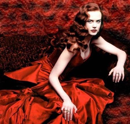 Chiếc váy đỏ tuyệt đẹp của Nicole Kidman trong bộ phim “Moulin Rouge!” đến giờ vẫn còn khiến các fan hâm mộ phải thổn thức khôn nguôi