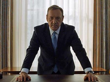 Kevin Spacey, ngôi sao của bộ phim “House of cards” cũng sở hữu mức cát-xê cao ngất ngưởng là 500.000 đô la Mỹ/một tập phim