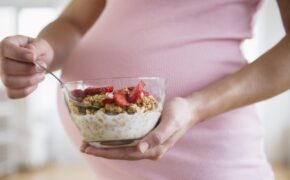 Những cú đạp của bé vào tuần thai thứ 20 nhắc mẹ điều gì?