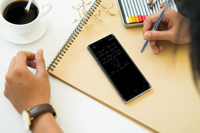 Nghĩ gì ngay lập tức ghi lên màn hình khóa, không sợ “tuột trôi” ý tưởng với Galaxy Note8