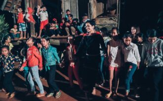 “H’Hen Niê mang hương sắc Việt vươn xa thế giới