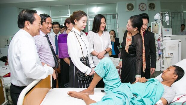 Hoa hậu Hải Dương nối dài hơn những con đường yêu thương cho 2017