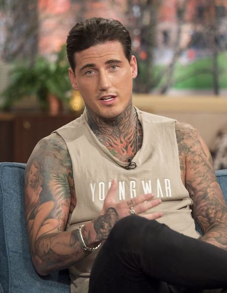 Jeremy McConnell, bạn trai của Stephanie Davis từng chối bỏ trách nhiệm