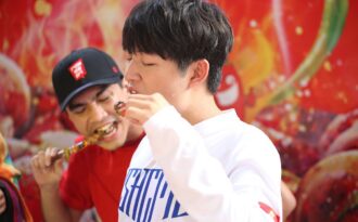 Giới trẻ Sài Gòn háo hức trước thử thách “nóng” cùng hàng loạt sao