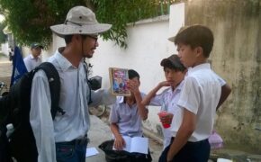 “Người cõng sách” Nguyễn Quang Thạch sang Ấn độ xây dựng tủ sách cho trẻ em nghèo