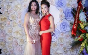 Vân Hugo bất ngờ xuất hiện cùng với tổng giám đốc cty Sarah Lê