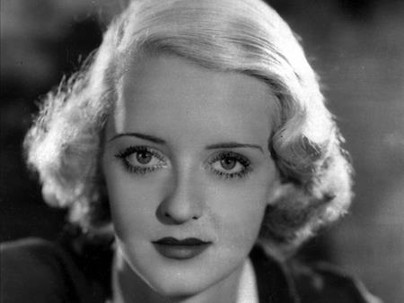 Huyền thoại điện ảnh Bette Davis cũng đã nhận tới 10 đề cử Oscar và 2 lần thắng giải