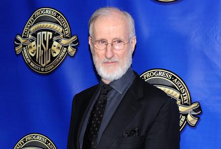 Theo James Cromwell, Oscar chỉ là sản phẩm được tạo ra để “đánh bóng” hình ảnh và không thực sự có giá trị nghệ thuật chân chính. Ngoài ra, càng tạo được nhiều ảnh hưởng, Oscar lại càng khiến cho các diễn viên, nhà sản xuất phải ganh đua với nhau.