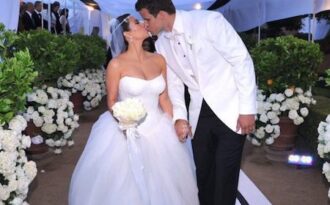 Sao và những lần mặc váy cưới “đắt xắt ra miếng”