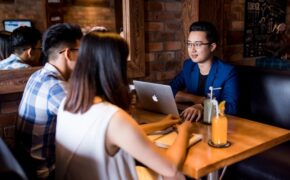 Mục sở thị một ngày làm việc của MC truyền hình Dương Sơn Lâm