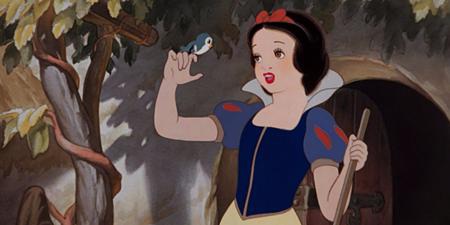 Bộ phim hoạt hình nổi tiếng “Snow White and the seven dwarfs” cũng đã được lên kế hoạch sản xuất một phiên bản chuyển thể do người thật đóng
