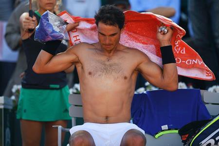 Và đây là phút nghỉ ngơi nóng bỏng còn Rafael Nadal