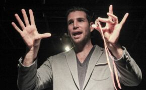 “Phù thủy 8X” lừng danh thế giới dạy ảo thuật tại Hà Nội