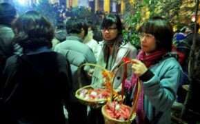 Sinh viên bật mí số tiền “khủng” làm thêm dịp Tết