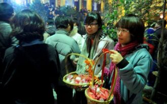 Sinh viên bật mí số tiền “khủng” làm thêm dịp Tết