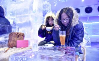 Quán cà phê băng đá lạnh âm 10 độ ở Hà Nội