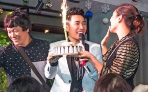 Ca sĩ Quang Hà bất ngờ khi được khán giả tổ chức tiệc sinh nhật