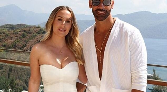 Kate Wrigh cưới danh thủ bóng đá Rio Ferdinand