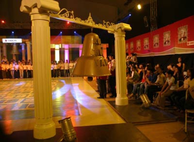 “Rung chuông vàng” xin lỗi khán giả   - 1